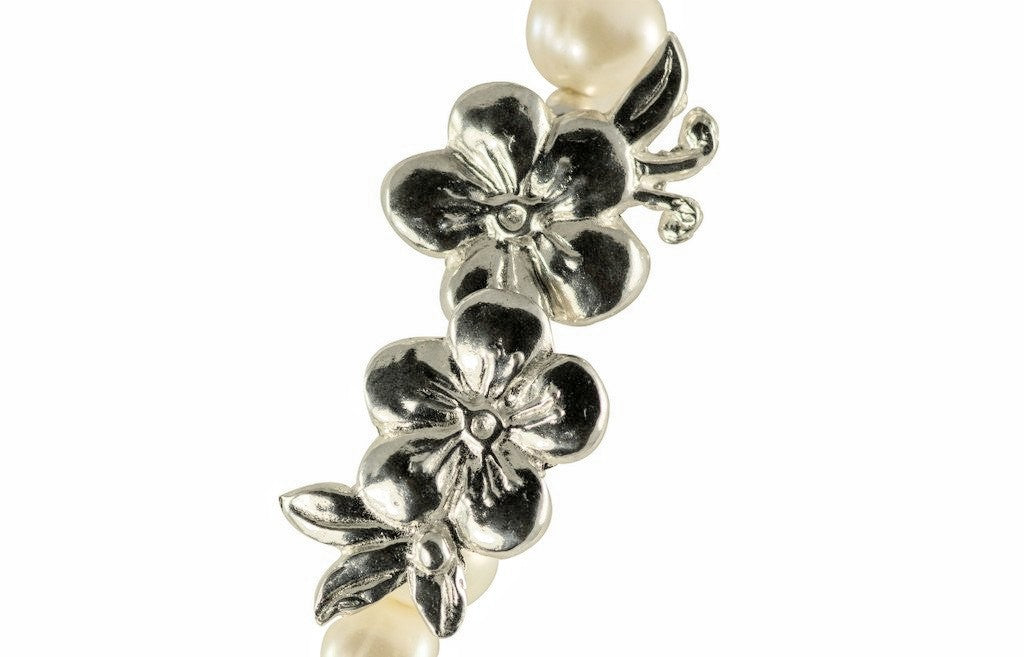 Ivory Freshwater Pearl flower Necklace