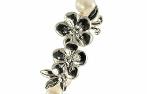 Ivory Freshwater Pearl flower Necklace