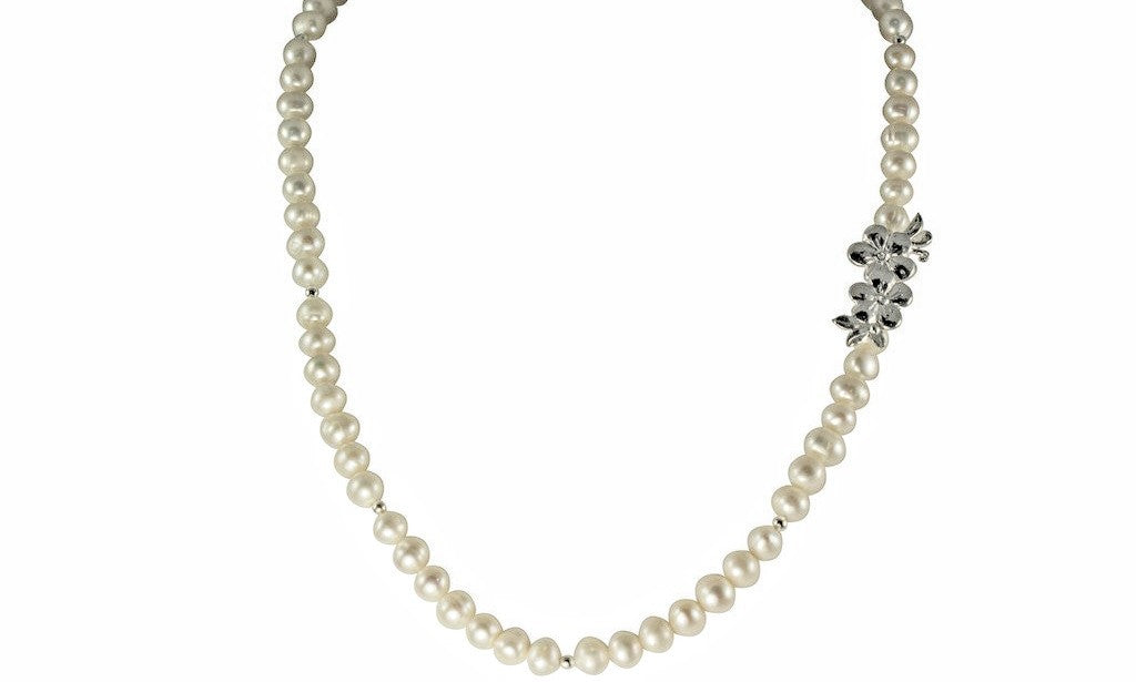 Ivory Freshwater Pearl flower Necklace